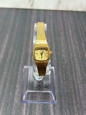 Citizen CQ Watch Women 16mm Champagne Dial Gold Tone 3220-891422